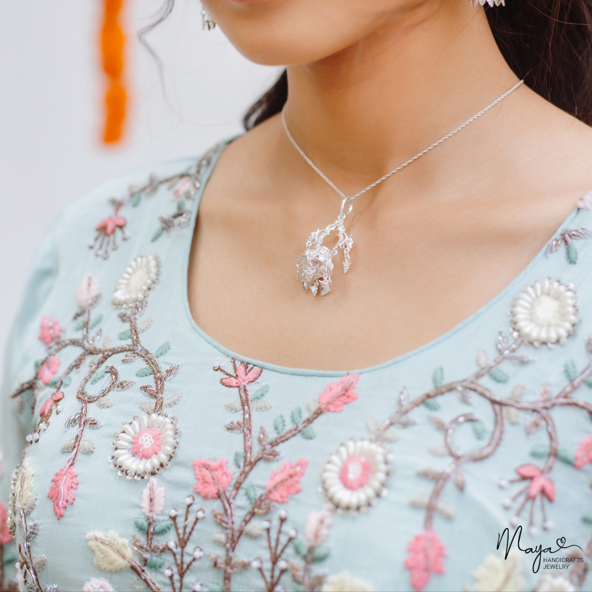 Dalucha pendant